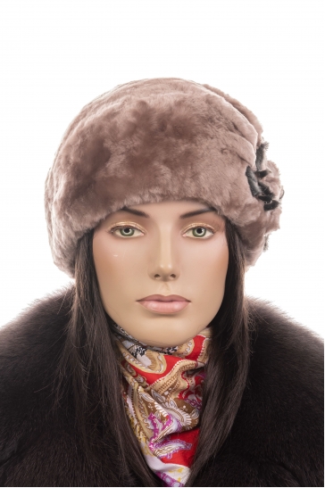 Шапка женская из мутона