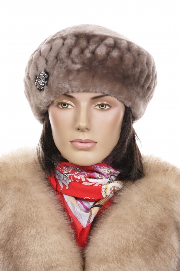 Шапка женская из овчины